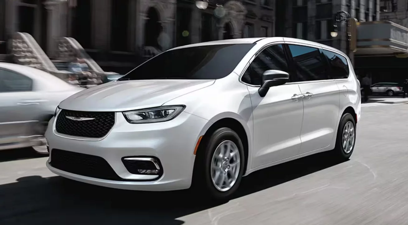 Chrysler Pacifica Research in Sauk City, WI | Chrysler Dealer | Kayser ...