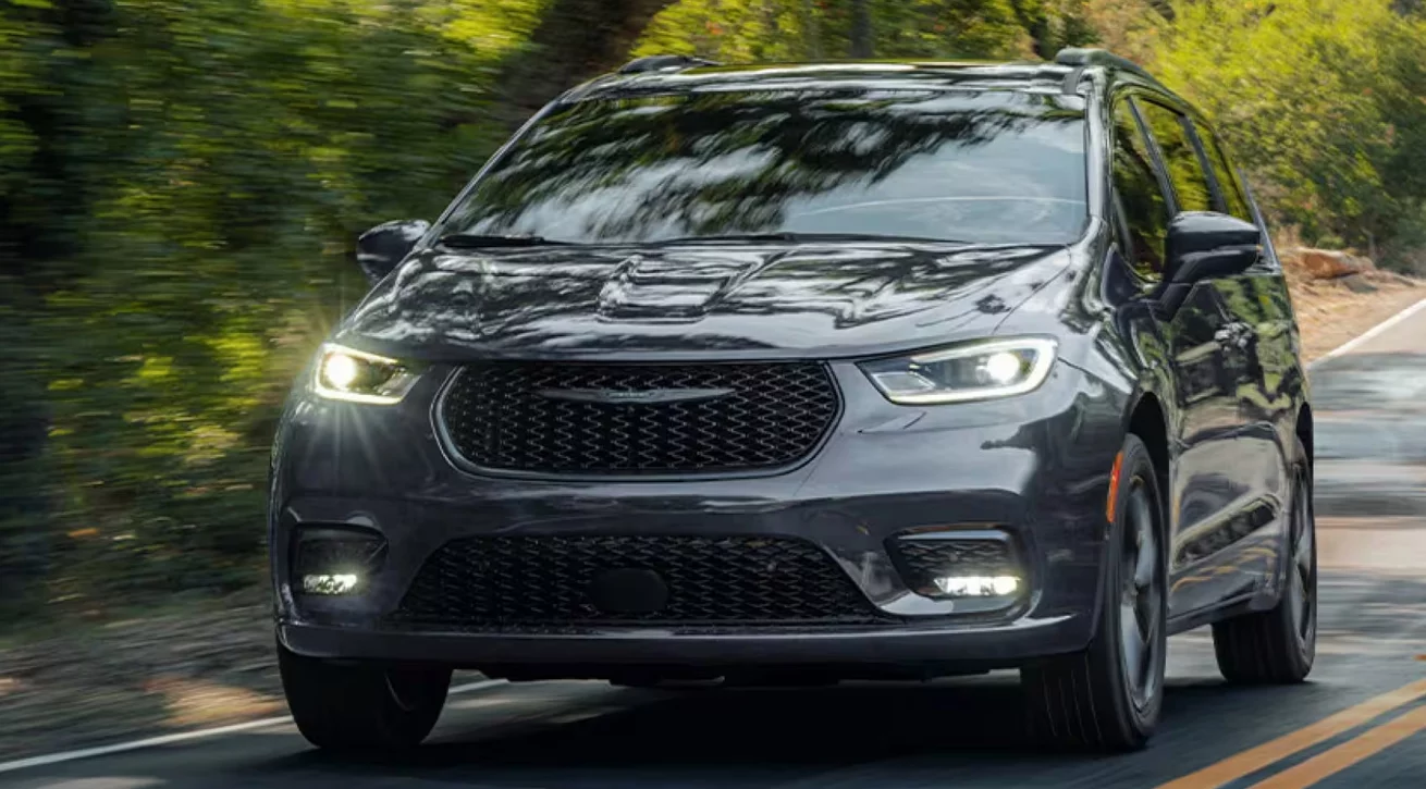 Chrysler Pacifica Research in Sauk City, WI | Chrysler Dealer | Kayser ...