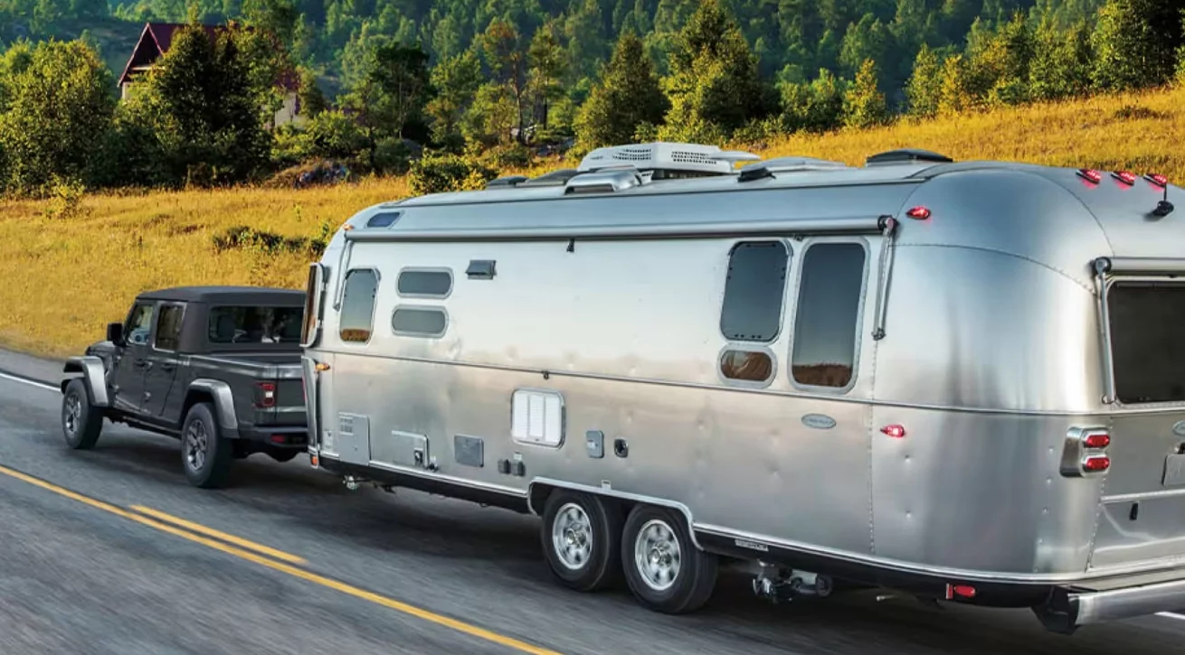 Jeep Gladiator Hauling