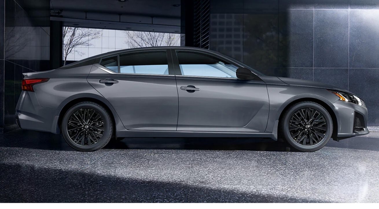 Nissan Altima Research in Vandalia, OH | Nissan Dealer | Beau Townsend ...