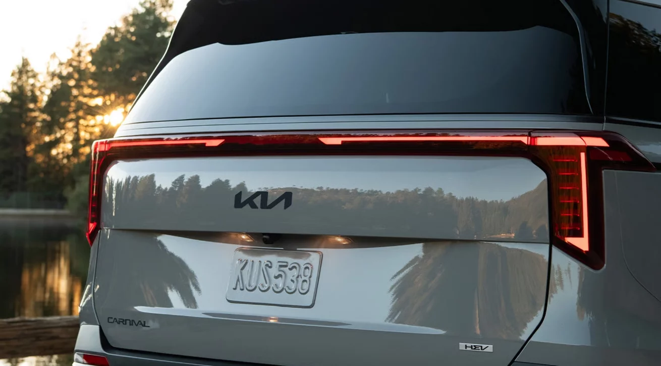 Kia Vehicle Dashboard and Safety Technology