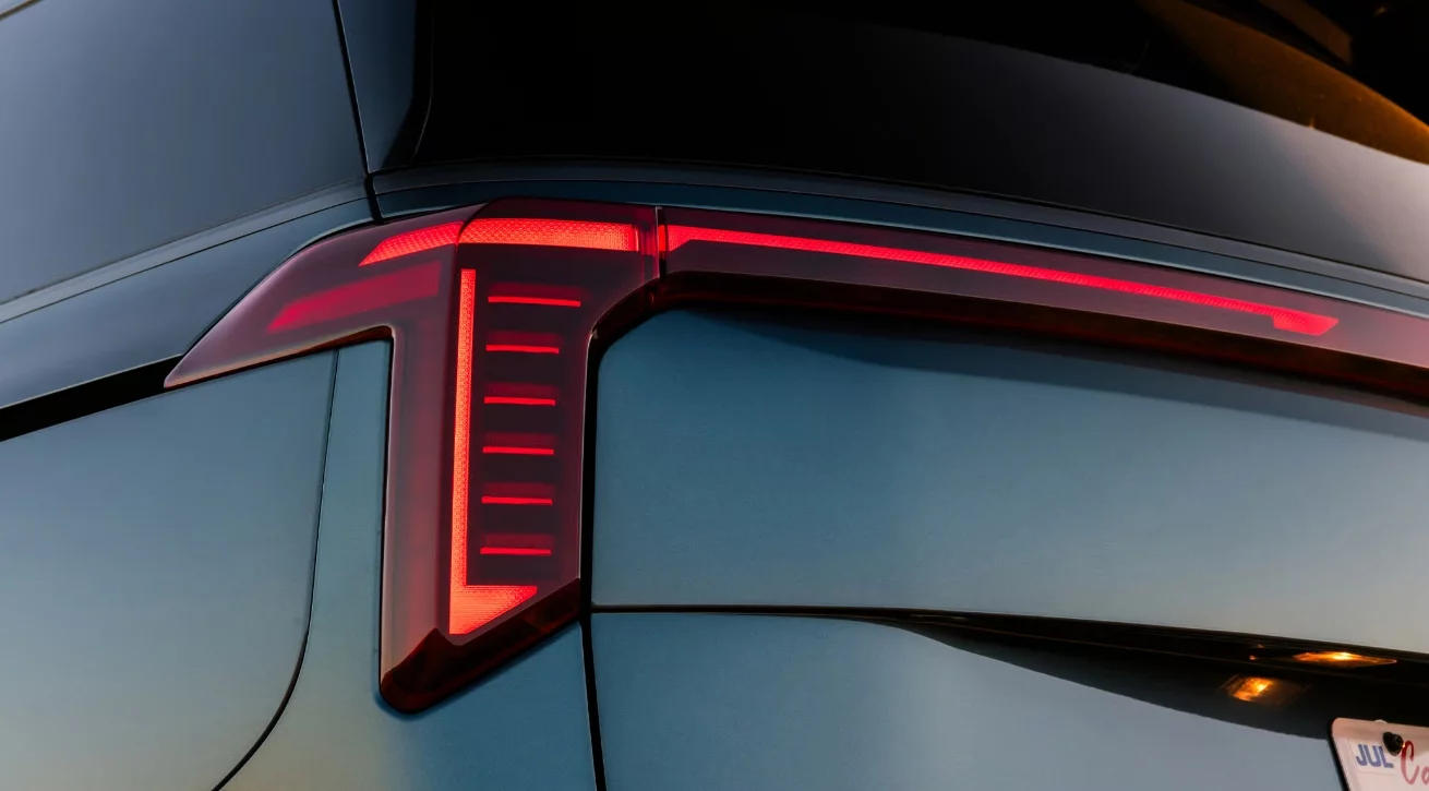 Kia Carnival interior and dashboard technology